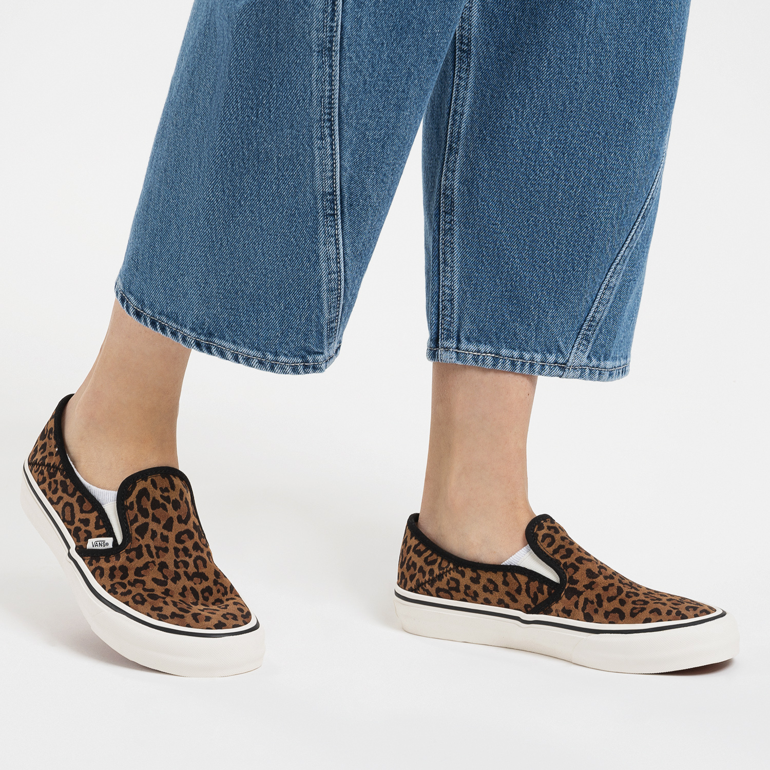slip on leopard vans